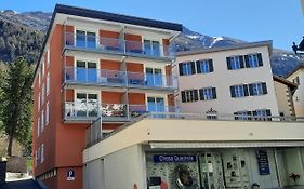 Chesa Quadrella Zimmer mit Küchenzeile inklusive Bergbahnen im Sommer-ausser Studio